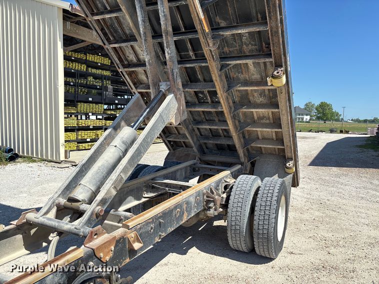 image for item FC5727 2007 International 4300 dump flatbed truck