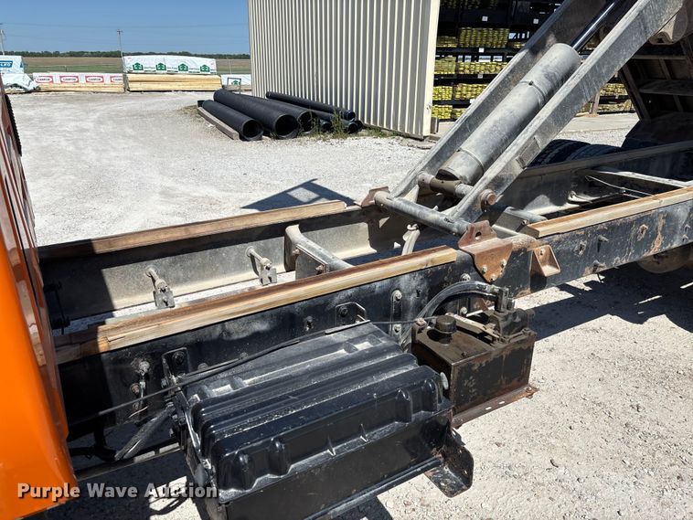 image for item FC5727 2007 International 4300 dump flatbed truck