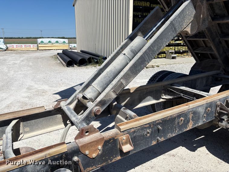 image for item FC5727 2007 International 4300 dump flatbed truck