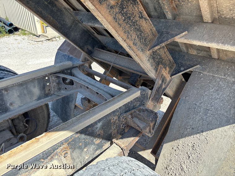 image for item FC5727 2007 International 4300 dump flatbed truck