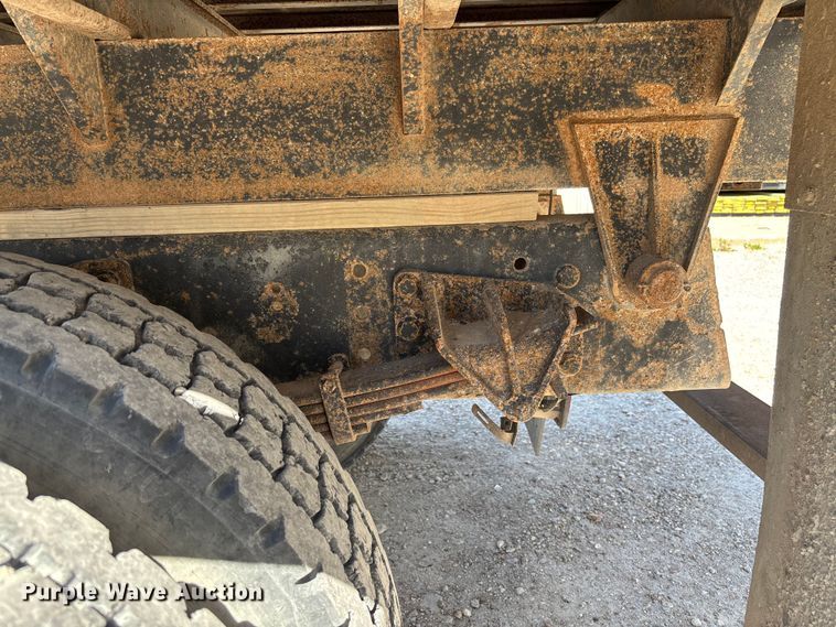 image for item FC5727 2007 International 4300 dump flatbed truck
