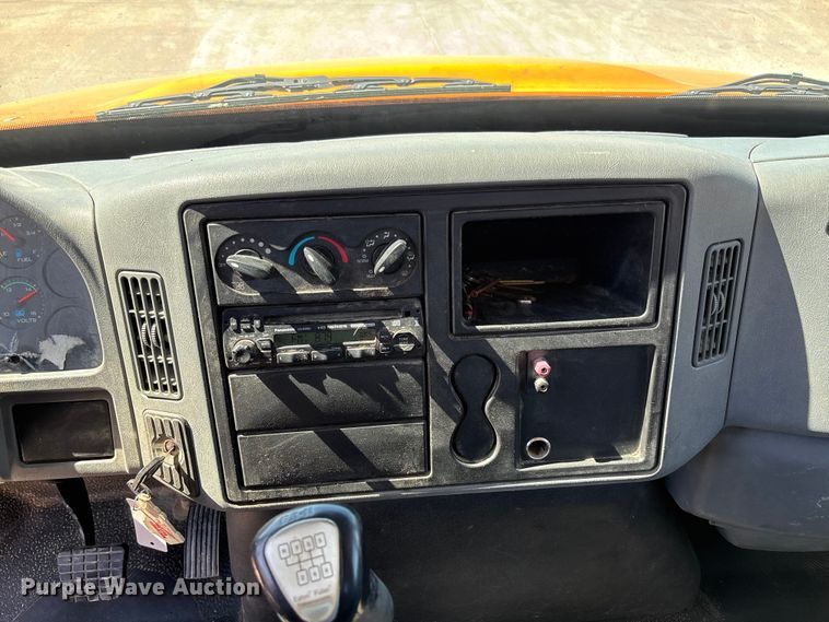 image for item FC5727 2007 International 4300 dump flatbed truck