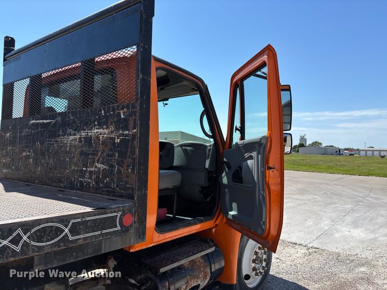 image for item FC5727 2007 International 4300 dump flatbed truck