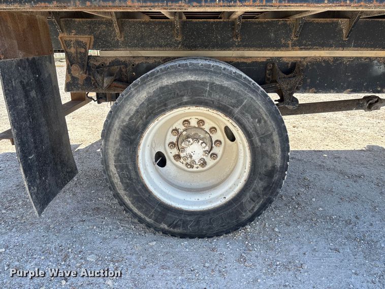 image for item FC5727 2007 International 4300 dump flatbed truck