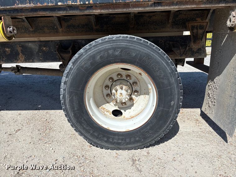 image for item FC5727 2007 International 4300 dump flatbed truck