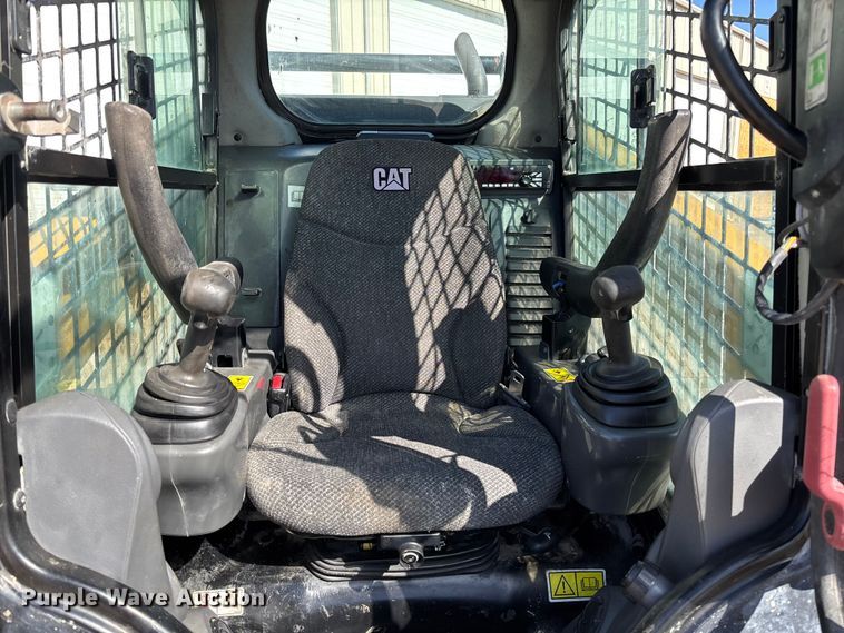 image for item FC5740 2019 Caterpillar 299D2 tracked skid steer loader