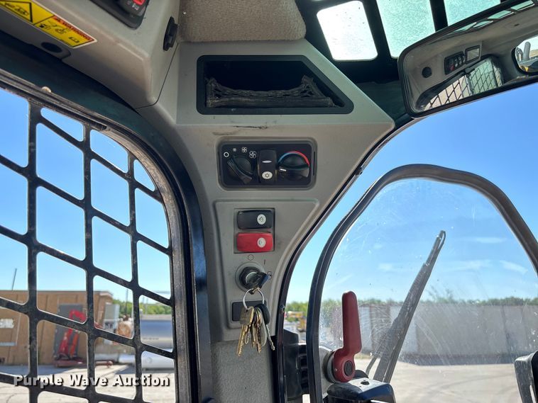image for item FC5740 2019 Caterpillar 299D2 tracked skid steer loader