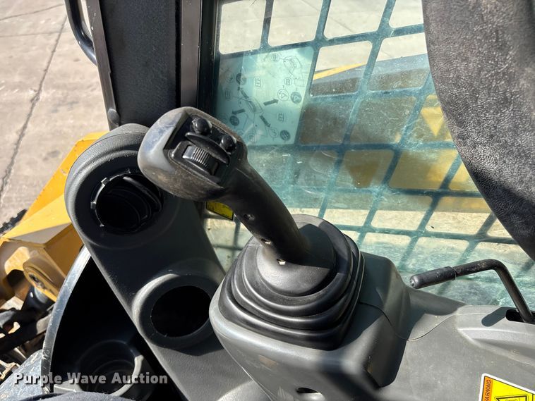 image for item FC5740 2019 Caterpillar 299D2 tracked skid steer loader