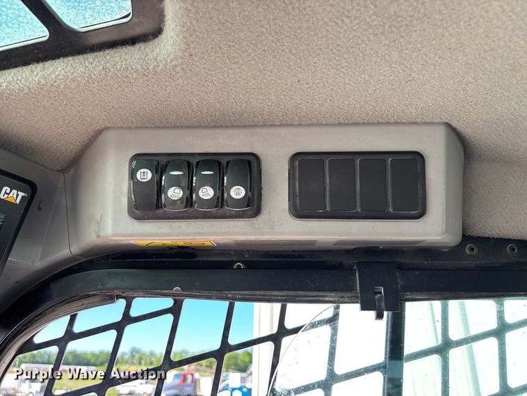 image for item FC5740 2019 Caterpillar 299D2 tracked skid steer loader