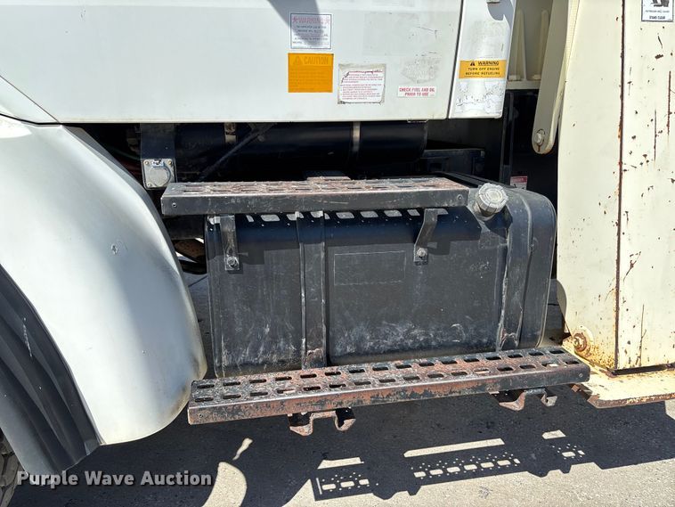 image for item FC5742 1997 Ford LT8501 crane truck