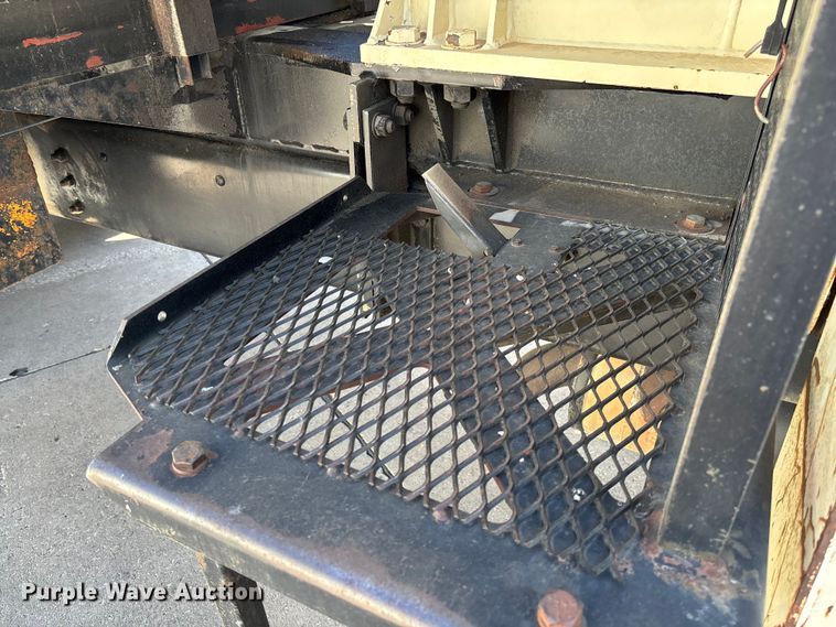 image for item FC5742 1997 Ford LT8501 crane truck