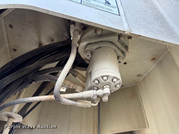 image for item FC5742 1997 Ford LT8501 crane truck