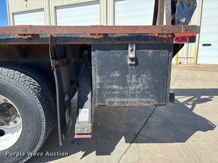 image for item FC5742 1997 Ford LT8501 crane truck