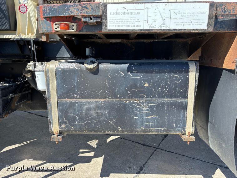 image for item FC5742 1997 Ford LT8501 crane truck