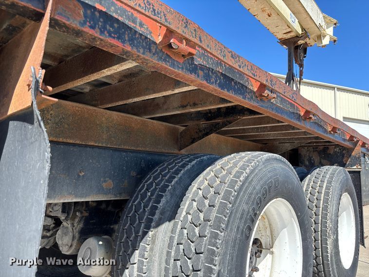 image for item FC5742 1997 Ford LT8501 crane truck