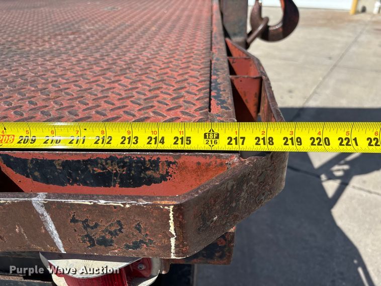 image for item FC5742 1997 Ford LT8501 crane truck