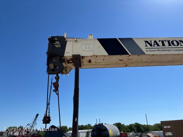 image for item FC5742 1997 Ford LT8501 crane truck
