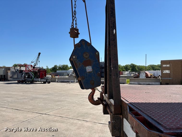image for item FC5742 1997 Ford LT8501 crane truck