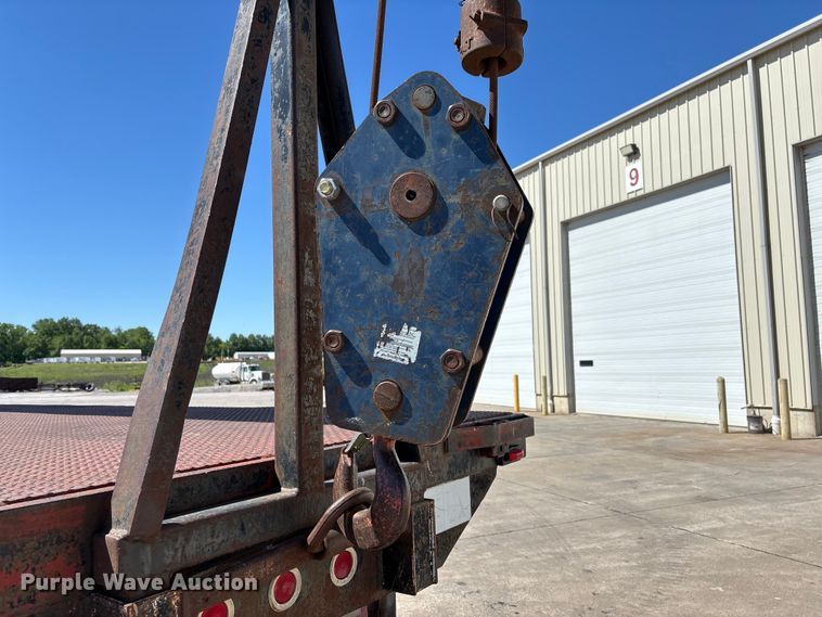 image for item FC5742 1997 Ford LT8501 crane truck