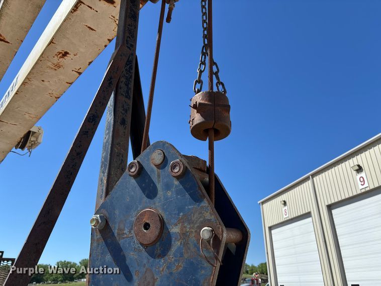 image for item FC5742 1997 Ford LT8501 crane truck