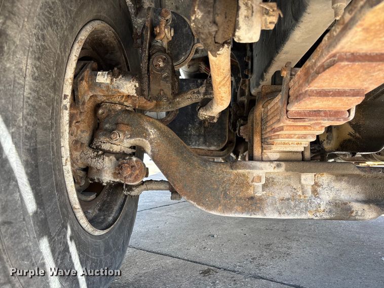 image for item FC5742 1997 Ford LT8501 crane truck
