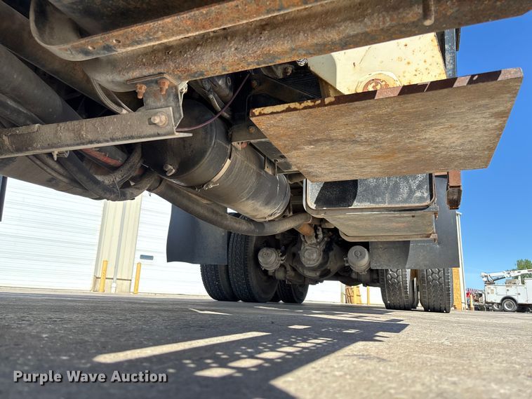 image for item FC5742 1997 Ford LT8501 crane truck