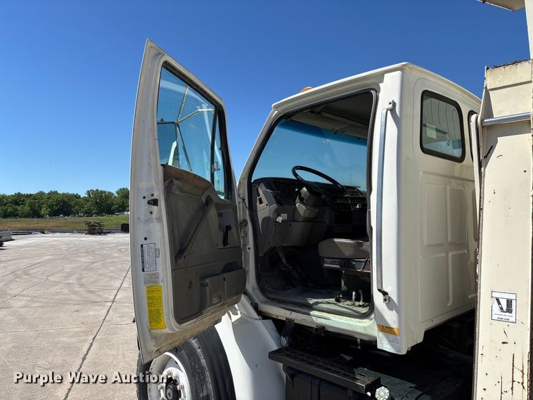 image for item FC5742 1997 Ford LT8501 crane truck