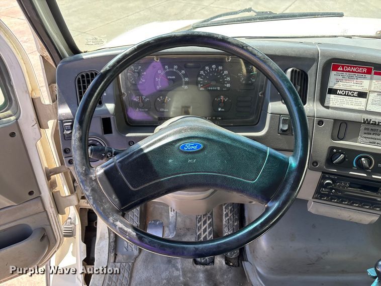 image for item FC5742 1997 Ford LT8501 crane truck