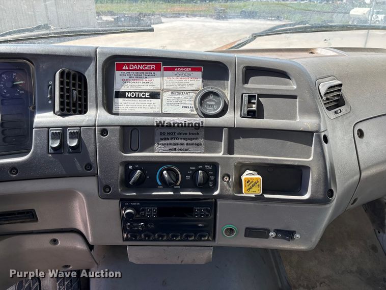 image for item FC5742 1997 Ford LT8501 crane truck