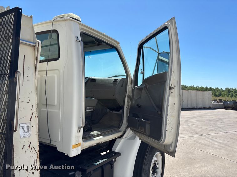image for item FC5742 1997 Ford LT8501 crane truck