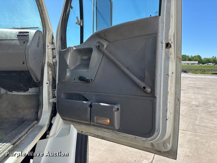 image for item FC5742 1997 Ford LT8501 crane truck