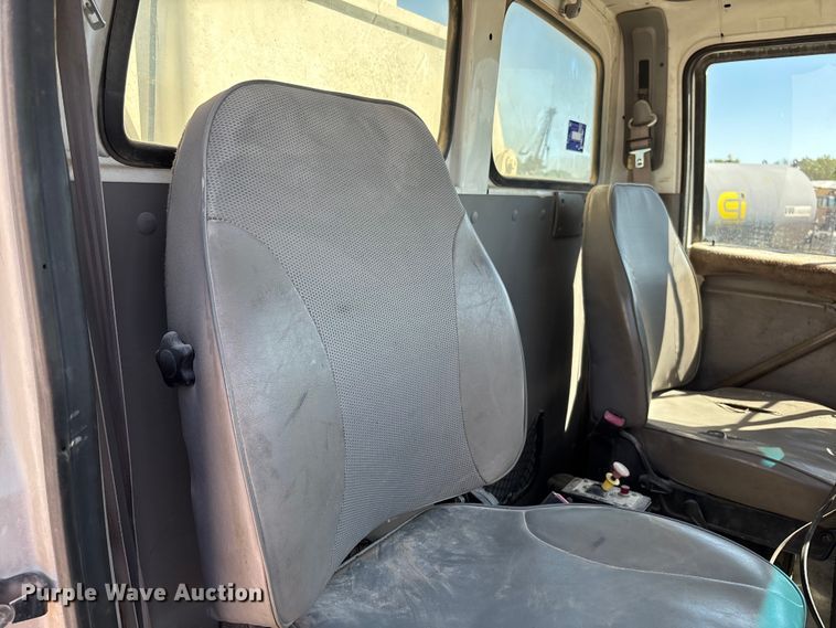 image for item FC5742 1997 Ford LT8501 crane truck
