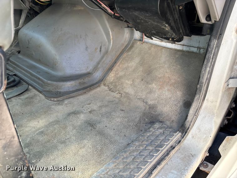 image for item FC5742 1997 Ford LT8501 crane truck
