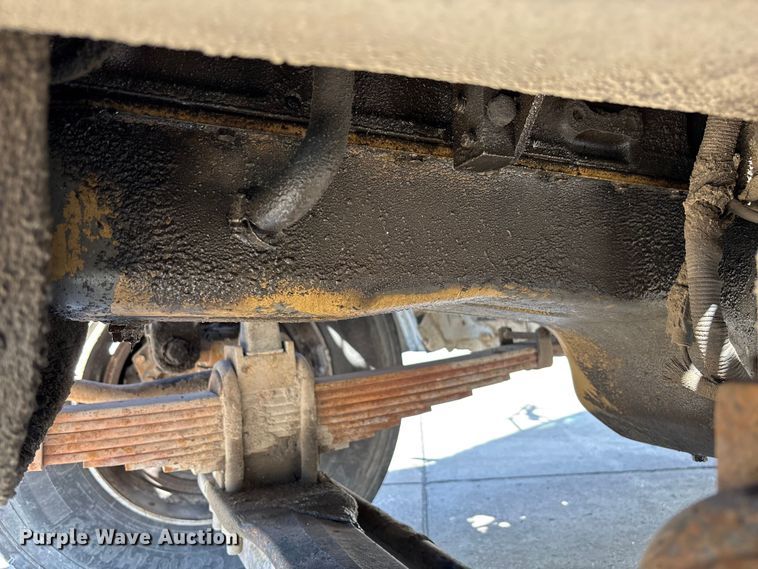 image for item FC5742 1997 Ford LT8501 crane truck