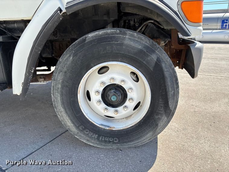 image for item FC5742 1997 Ford LT8501 crane truck