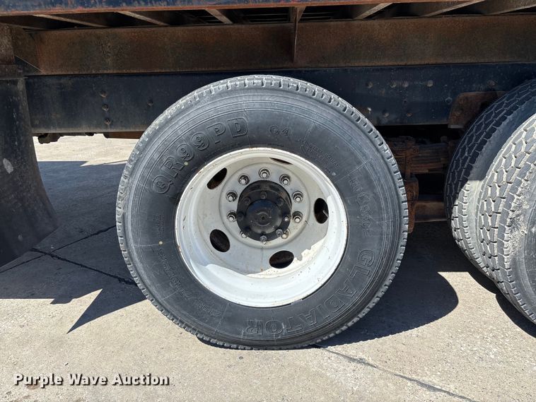 image for item FC5742 1997 Ford LT8501 crane truck