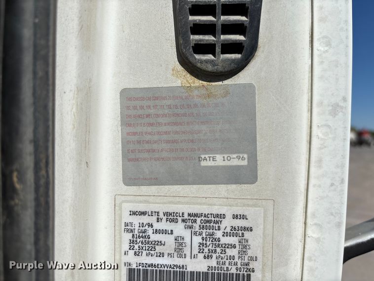 image for item FC5742 1997 Ford LT8501 crane truck