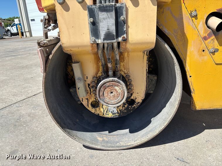 image for item FC5743 Dynapac CC122 double drum vibratory roller