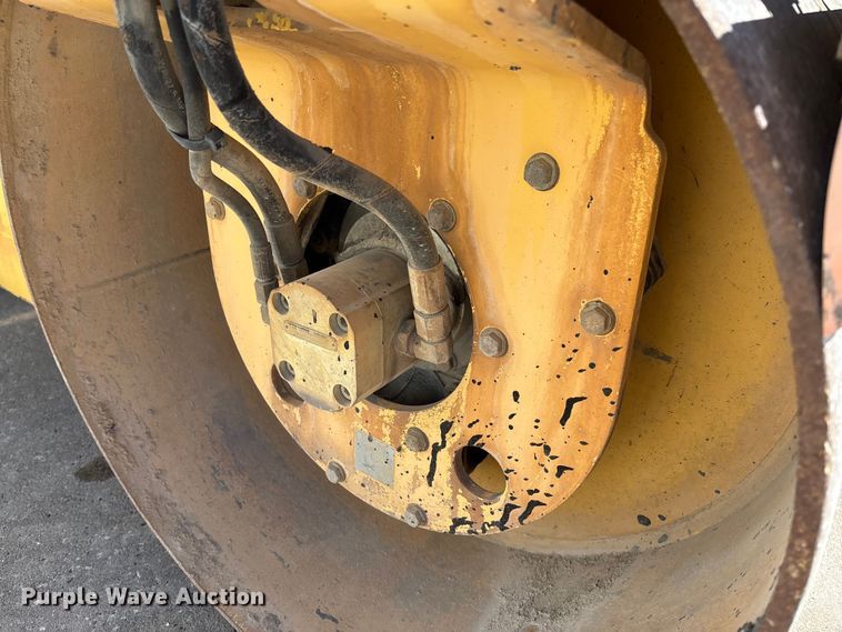 image for item FC5743 Dynapac CC122 double drum vibratory roller