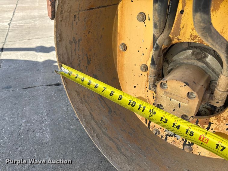 image for item FC5743 Dynapac CC122 double drum vibratory roller