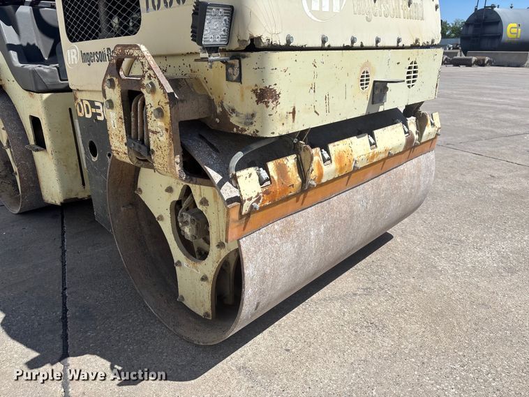 image for item FC5744 2001 Ingersoll-Rand DD-30 double drum vibratory roller