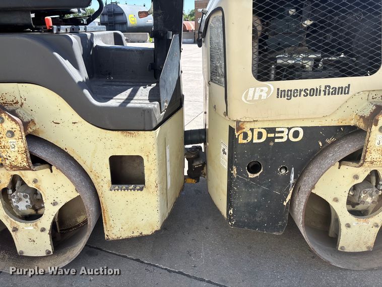image for item FC5744 2001 Ingersoll-Rand DD-30 double drum vibratory roller