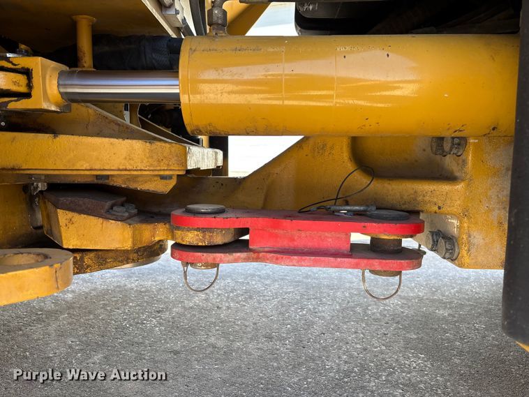 image for item FC5745 2019 Caterpillar CB13 double drum vibratory roller