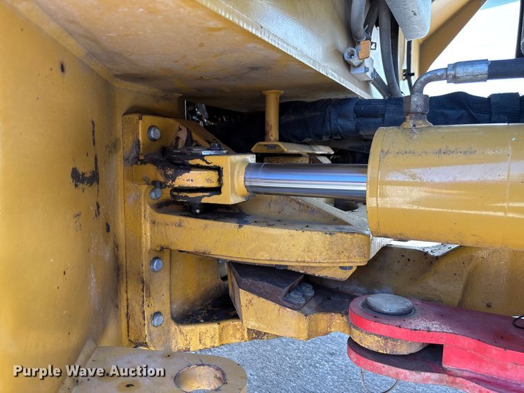 image for item FC5745 2019 Caterpillar CB13 double drum vibratory roller