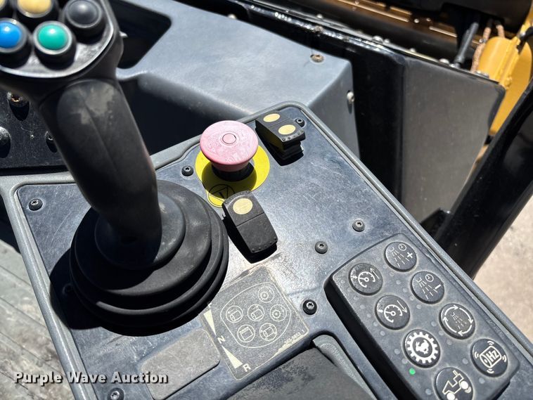 image for item FC5745 2019 Caterpillar CB13 double drum vibratory roller
