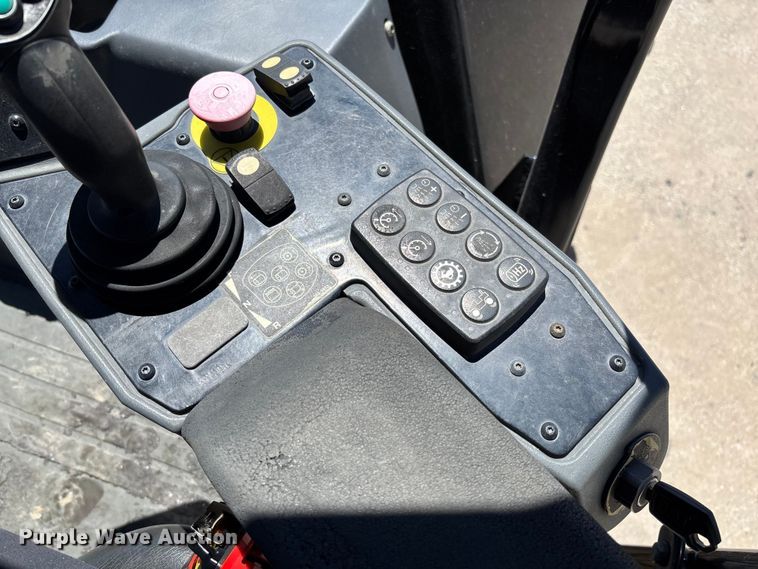 image for item FC5745 2019 Caterpillar CB13 double drum vibratory roller