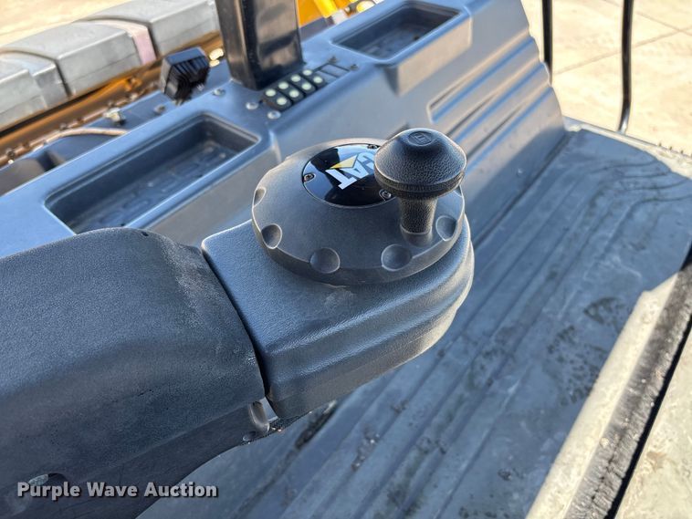 image for item FC5745 2019 Caterpillar CB13 double drum vibratory roller