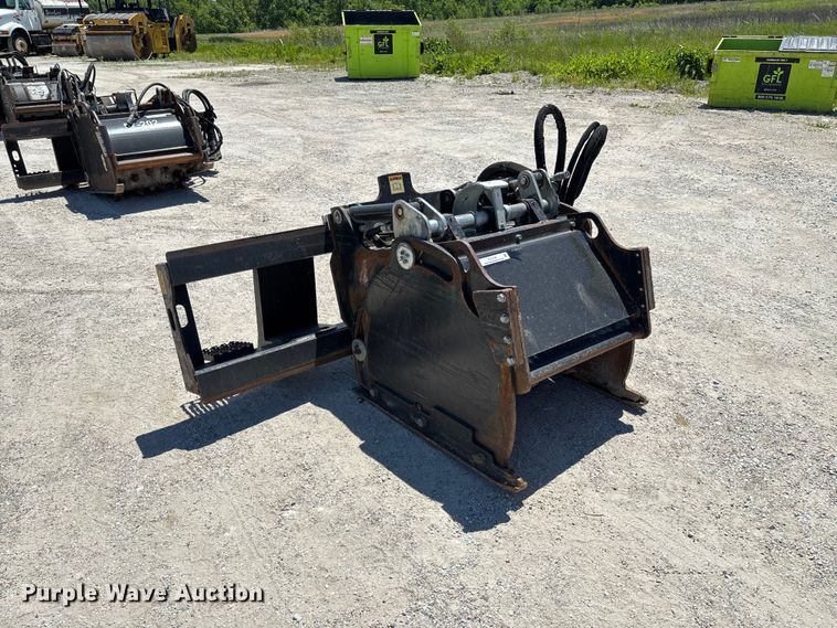 image for item FC5746 2018 Caterpillar PC306B skid steer cold planer