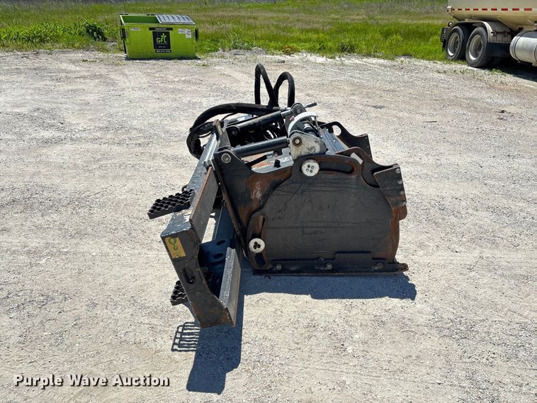 image for item FC5746 2018 Caterpillar PC306B skid steer cold planer