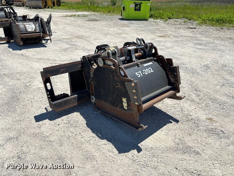 image for item FC5747 2008 Caterpillar PC206 skid steer cold planer